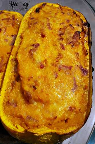 Butternut farci au bacon et oignon rouge