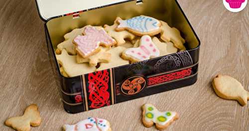 Biscuits aux amandes décorés à la glace royale