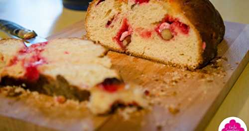 Brioche à la crème fraîche et aux pralines roses (sans beurre)