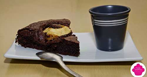 Fondant au chocolat avec des pommes entières