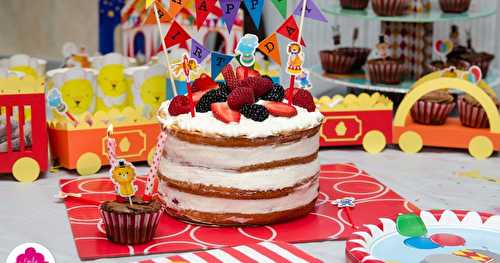 Naked cake aux fruits rouges et chantilly - Gâteau d'anniversaire 