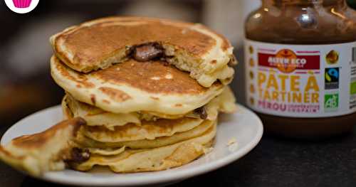 Pancakes au cœur de pâte à tartiner coulant