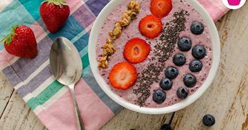 Pudding bowl aux fraises, myrtilles, graines de chia et granola - Bataille Food #57