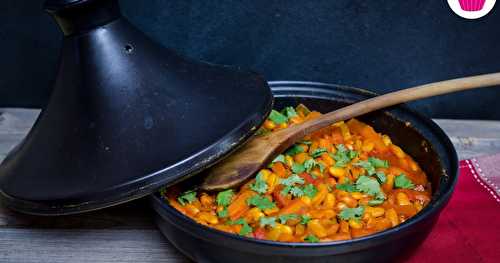 Tajine végétarien aux haricots lingots, aux tomates, aux carottes et à la coriandre 