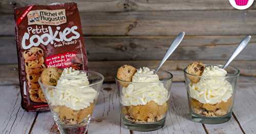 Verrines de pommes caramélisées, chantilly et crumble de cookies aux pépites de chocolat