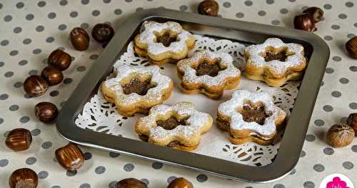 Biscuits fourrés à la pâte de noisettes