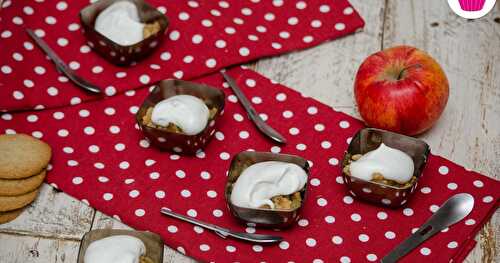 Verrines à la compotée de pommes caramélisées, biscuits et chantilly