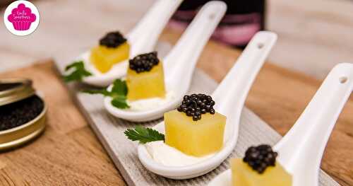 Bouchées de pommes de terre, crème fouettée et caviar Perle Noire