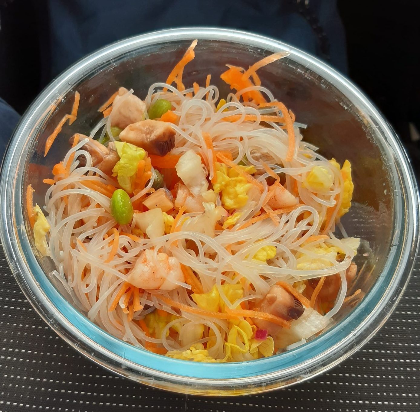 Salade de vermicelles de riz au crevettes et edamame