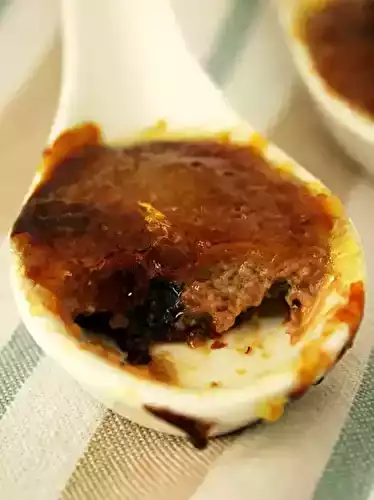 Crème brûlée au foie gras et à la compote de poire
