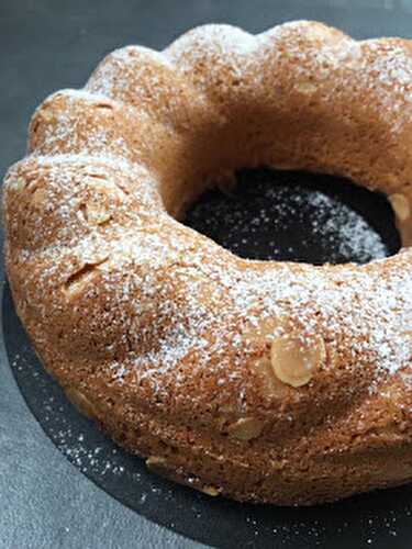 Cake à la pâte d'amande et fleur d'oranger