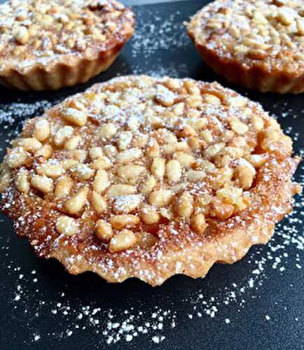 Tartelettes aux pignons et au miel