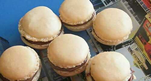Les premiers macarons  à la pâte à tartiner 