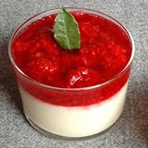 Panna cotta au coulis de fraise