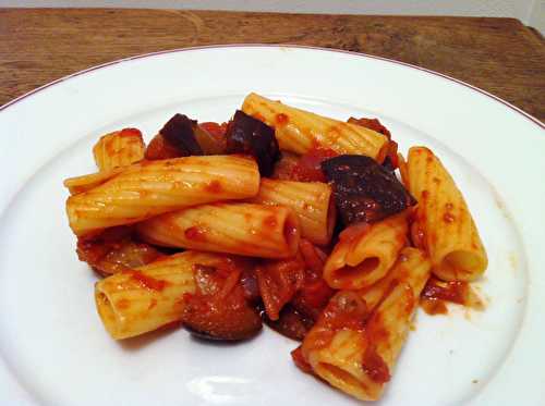 Penne alla Norma (pâtes siciliennes aux aubergines et tomates) – Envie de Cuisiner a 2 ans déjà