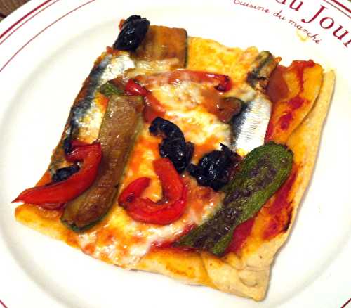 Pizza aux sardines fraiches et aux légumes du soleil (courgette et poivron)