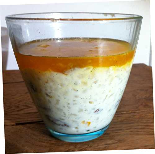 Riz au lait à la vanille et au coulis d’orange