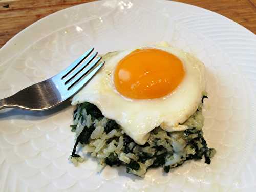 Riz frit aux épinards et oeufs au plat