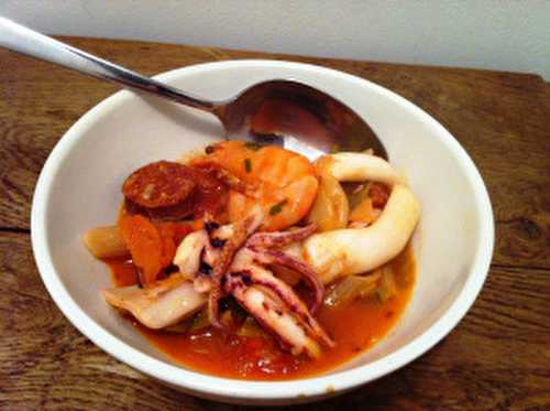 Soupe de Penne, chorizo et calamars