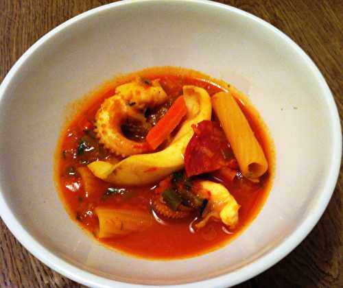 Soupe de Penne, chorizo et seiches