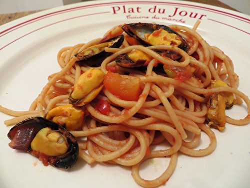 Spaghettis aux moules – sauce tomate