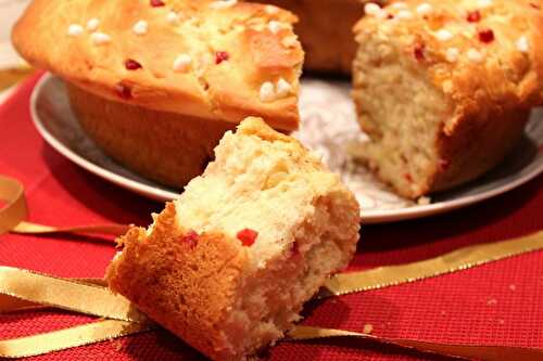 Brioche couronne aux fruits confits et à la fleur d’oranger