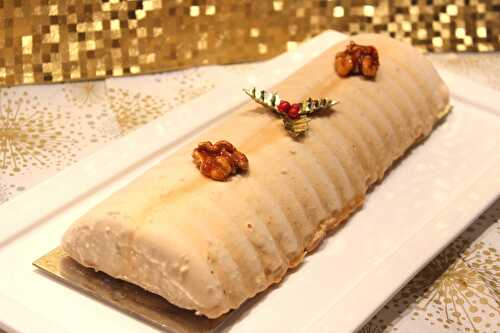 Bûche glacée au sirop d’érable et aux éclats de noix caramélisées