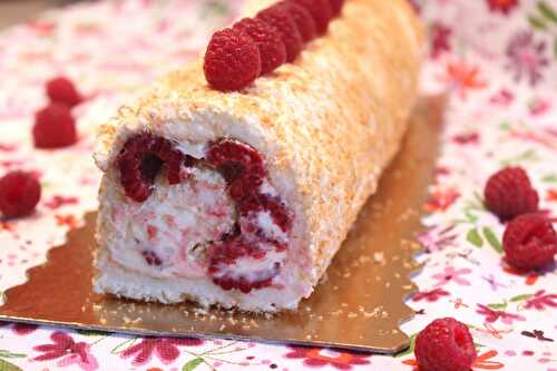 Bûche meringuée à la noix de coco et framboises