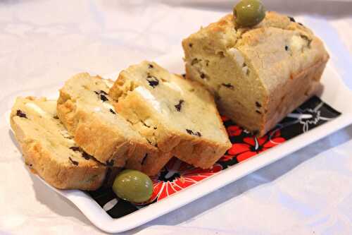 Cake aux olives et à la fêta
