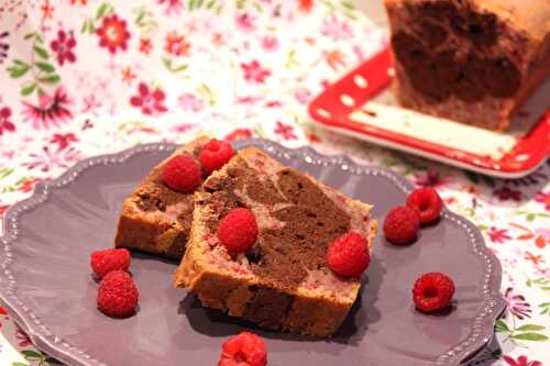Cake marbré framboise-chocolat