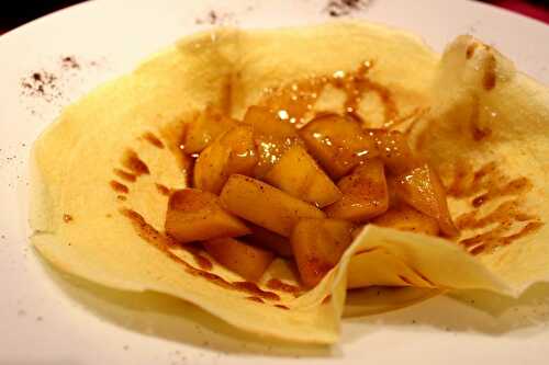 Crêpe à la mangue, vanille et rhum brun