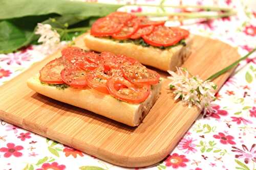 Crostinis au pesto à l’ail des ours