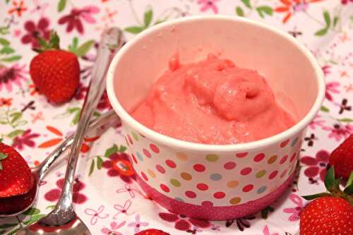 Fromage blanc glacé aux fraises