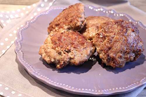 Galettes de viande au beurre de cacahuètes et sauce soja