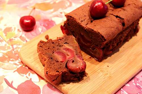 Gâteau au chocolat et aux cerises