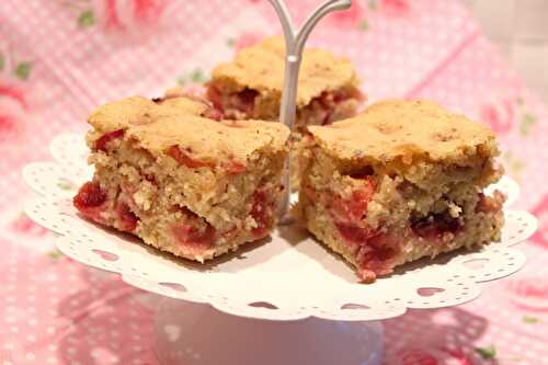 Gâteau aux cerises, noisette et rhum