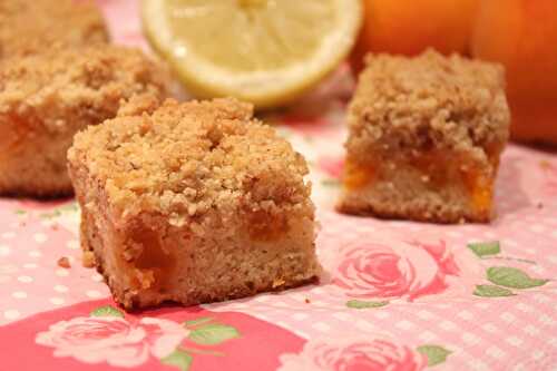 Gâteau-crumble à l’amande, citron et abricots (Crumb cake)