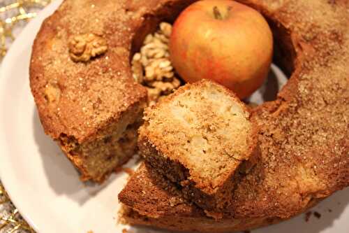 Gâteau pommes-noix-cannelle de mamie