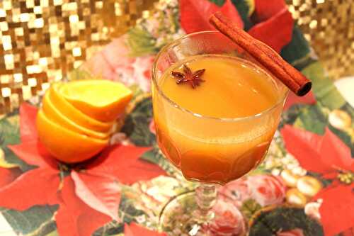 Jus d’orange chaud aux épices et au miel