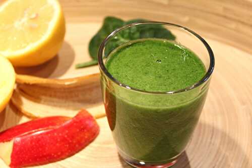 Mon premier green smoothie… (Banane-pomme-orange-citron-épinard)