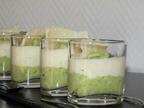 Mousse d’asperges sur lit d’avocat en petites verrines