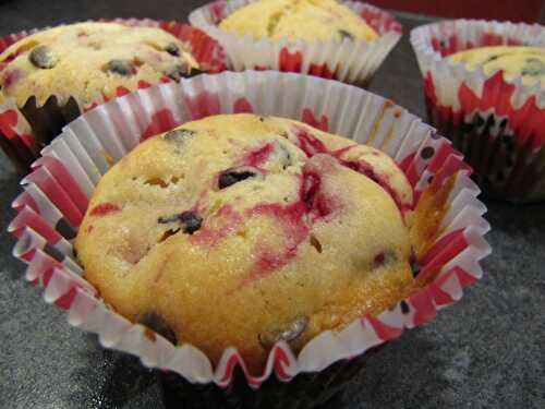 Muffins aux framboises et pépites de chocolat