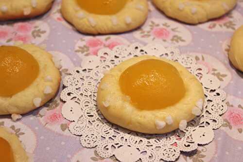 Petites brioches aux abricots