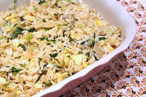 Riz sauté au chou pak choï et à l’œuf brouillé