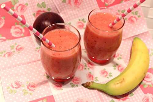 Smoothie à la prune rouge, pomme et banane