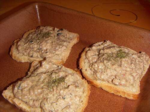 Soufflé de sardine sur tartine