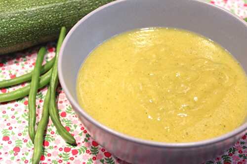 Soupe à la courgette et aux haricots verts