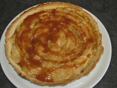 Tarte aux pommes râpées et caramel au beurre salé