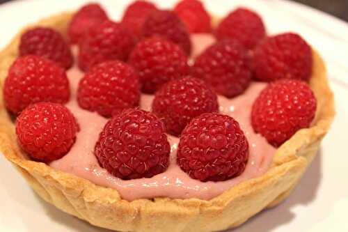 Tartelettes aux framboises (et crème pâtissière rose)