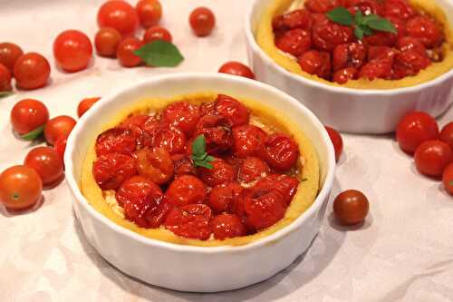 Tartelettes de polenta et tomates cerises
